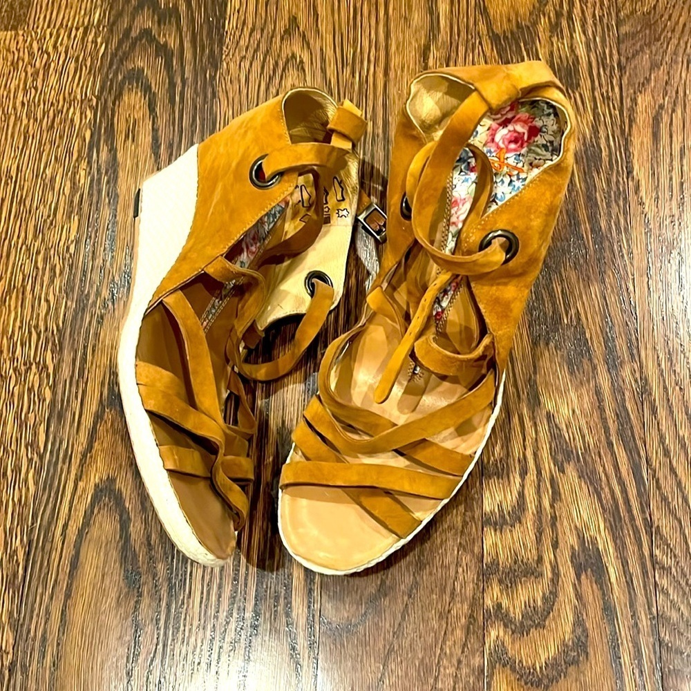 J Shoes 10 NWOT